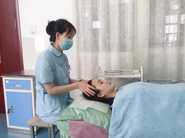 深圳股票配资门户 “三伏天”高温来袭，中医支招预防“空调病”